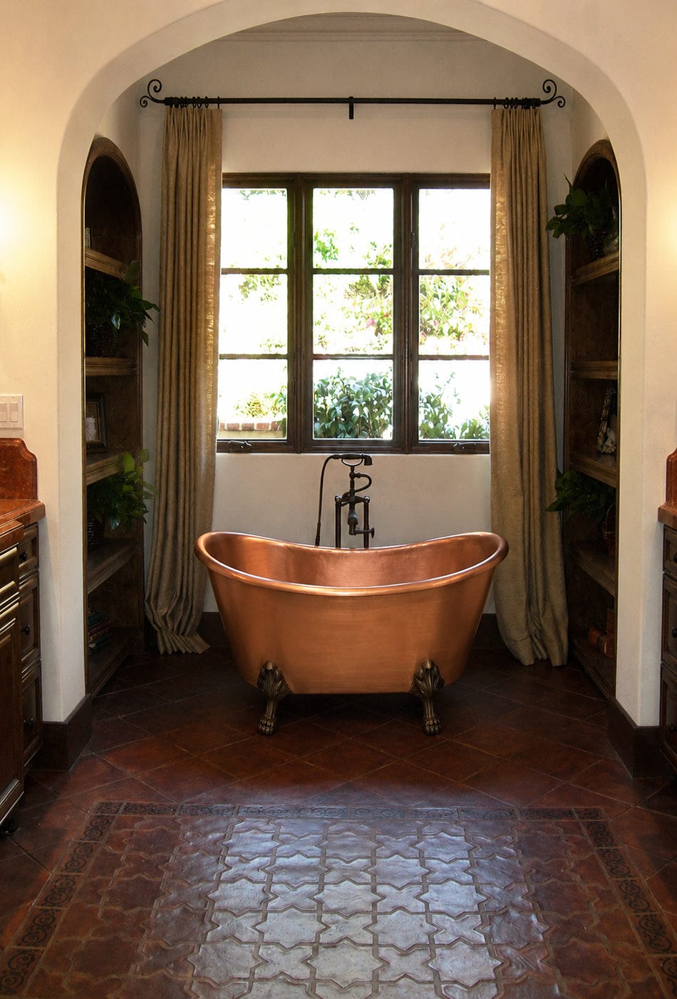 Customer photo review of Elite Hand Hammered Natural Copper Double-Slipper Freestanding Bathtub with Clawfoot ET-C-F09
