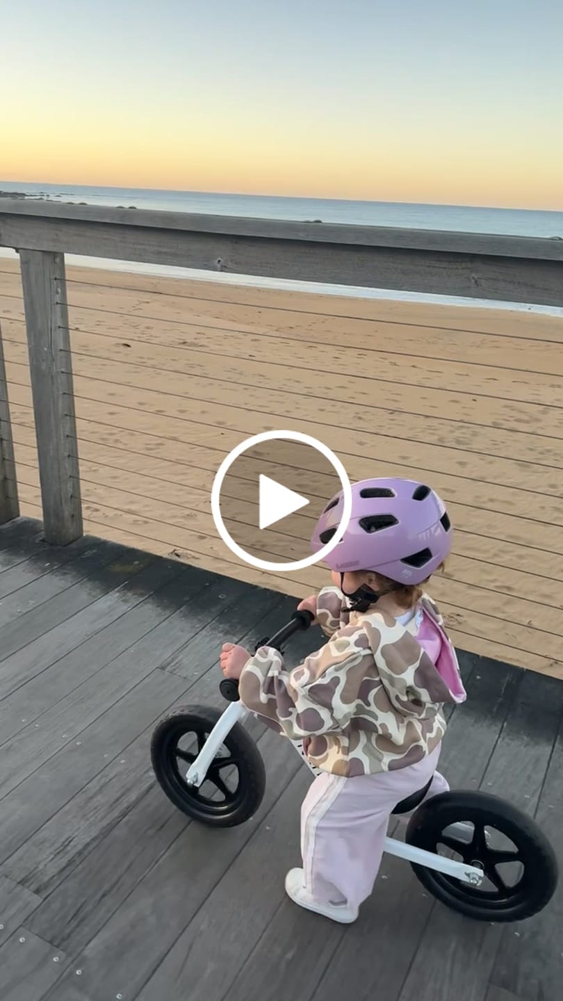 Customer video review of Nomad Hoodie