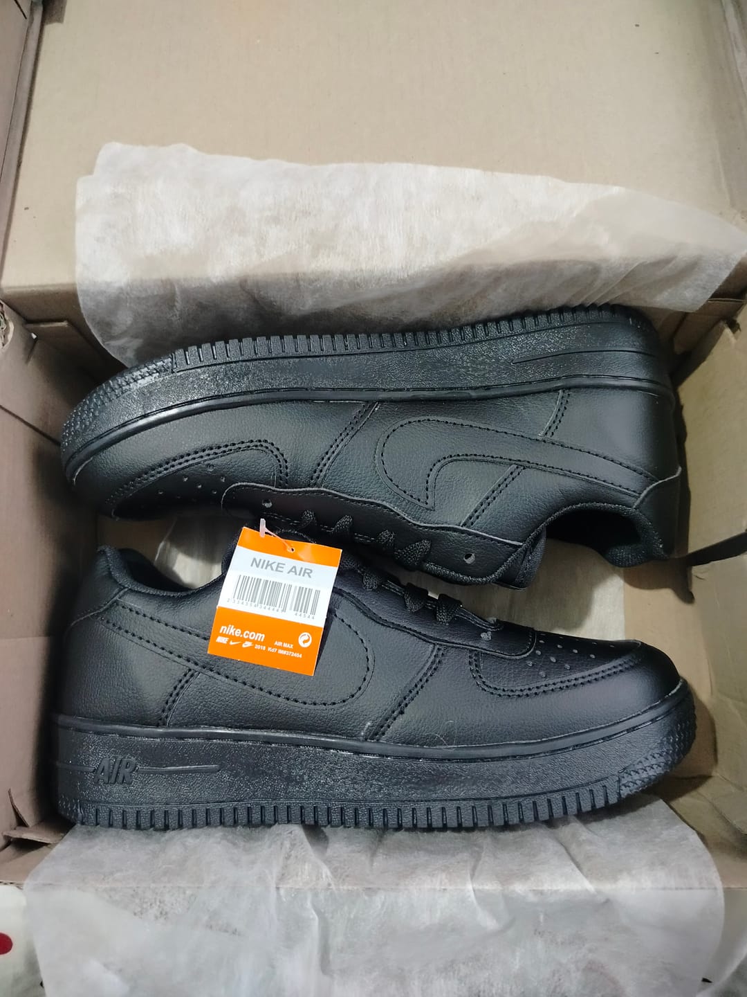 Customer photo review of Tenis 275 Negro Total