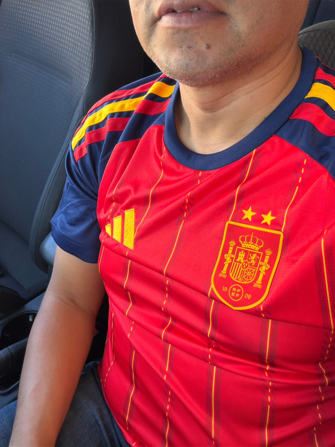 Customer photo review of Camiseta España Home 26/27