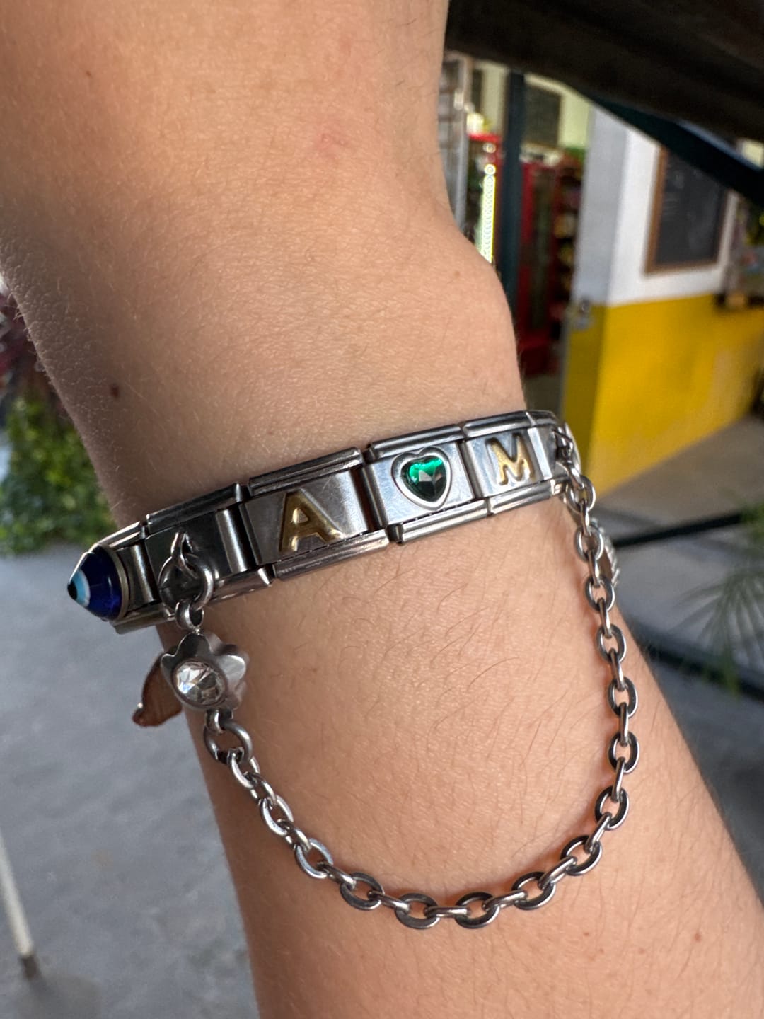 Customer photo review of Charm Inicial Dorada