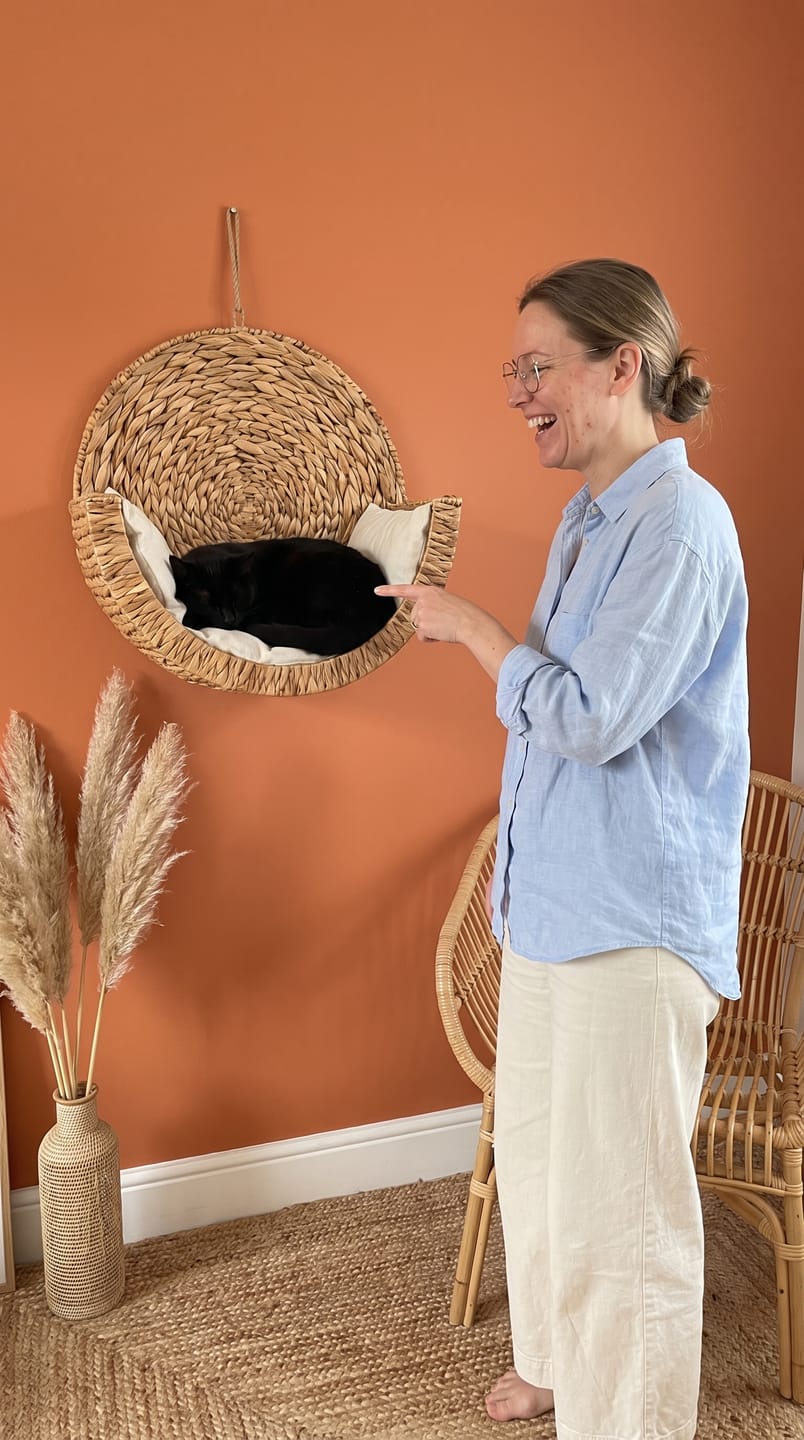Customer photo review of Pawrelia™ Handwoven Cat Bed
