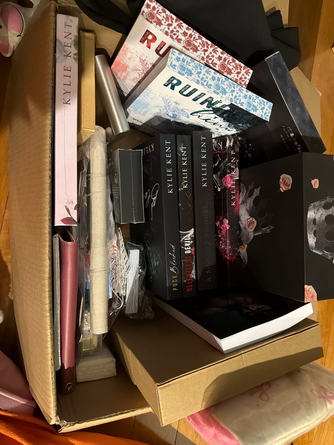 Customer photo review of Large Blind Book Box