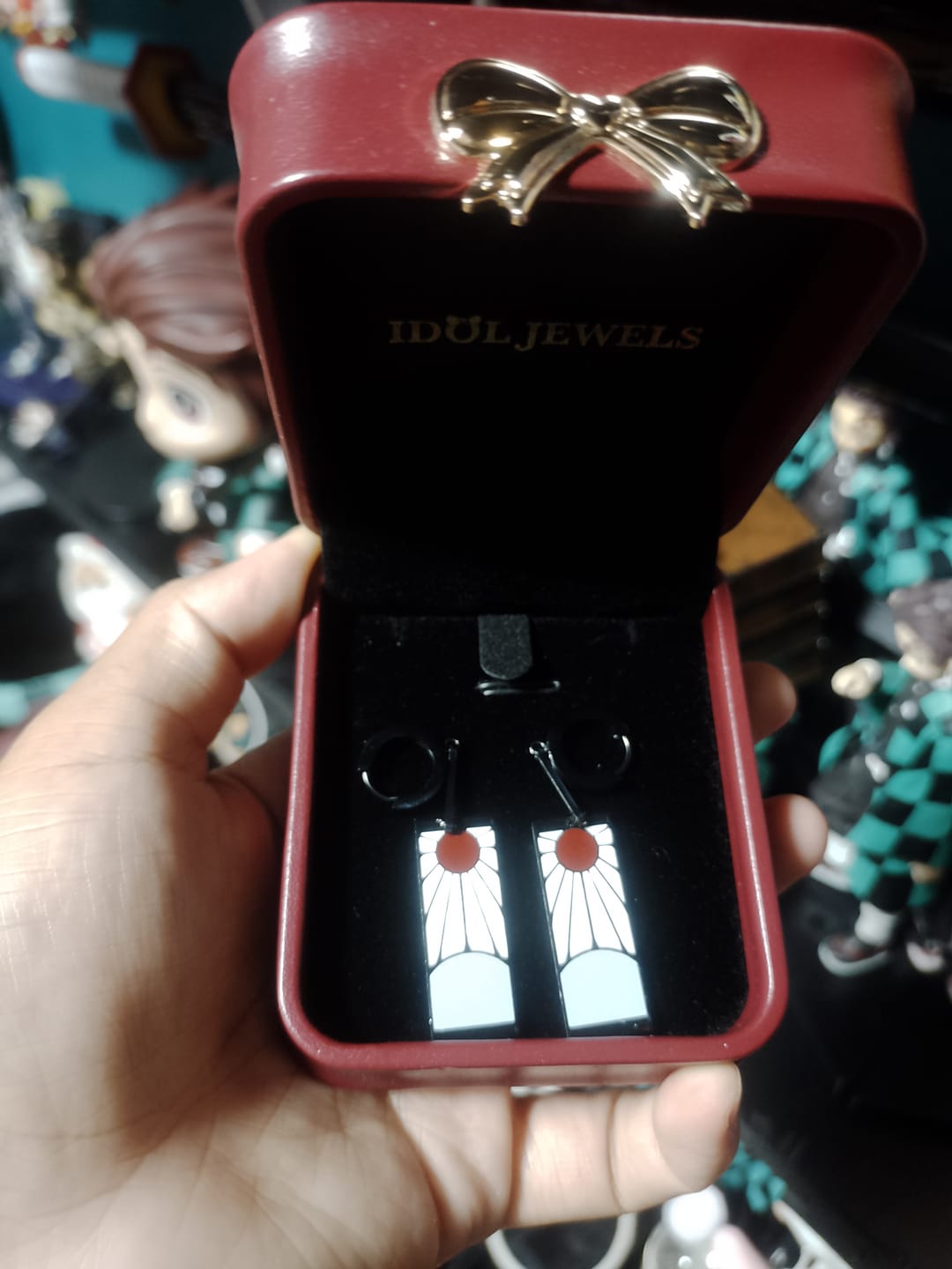 Customer photo review of Aretes Tanjiro | Acero Inoxidable | Demon Slayer: Kimetsu no Yaiba