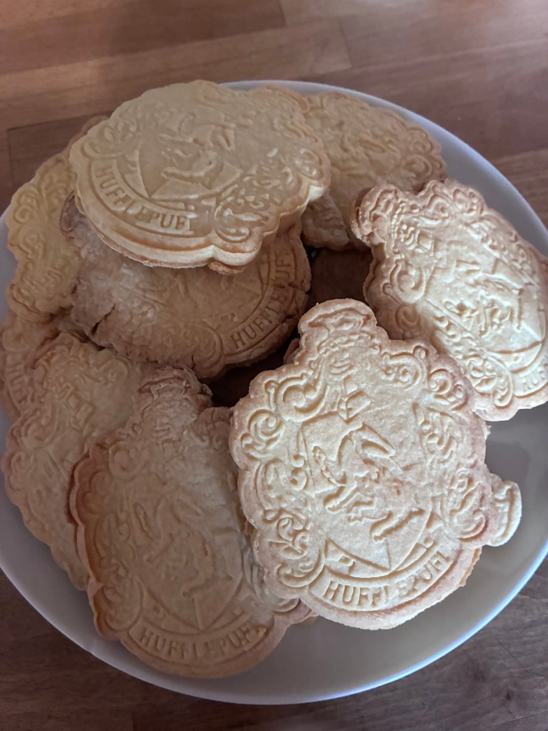 Customer photo review of Harry Potter Ausstecher – Hufflepuff Wappen