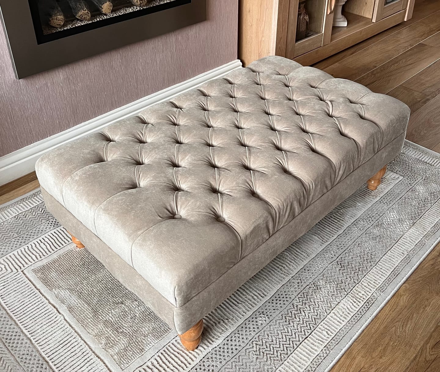 Customer photo review of Luxury Chesterfield Footstool Coffee Table – Naples Premium Upholstered Ottoman for Living Room