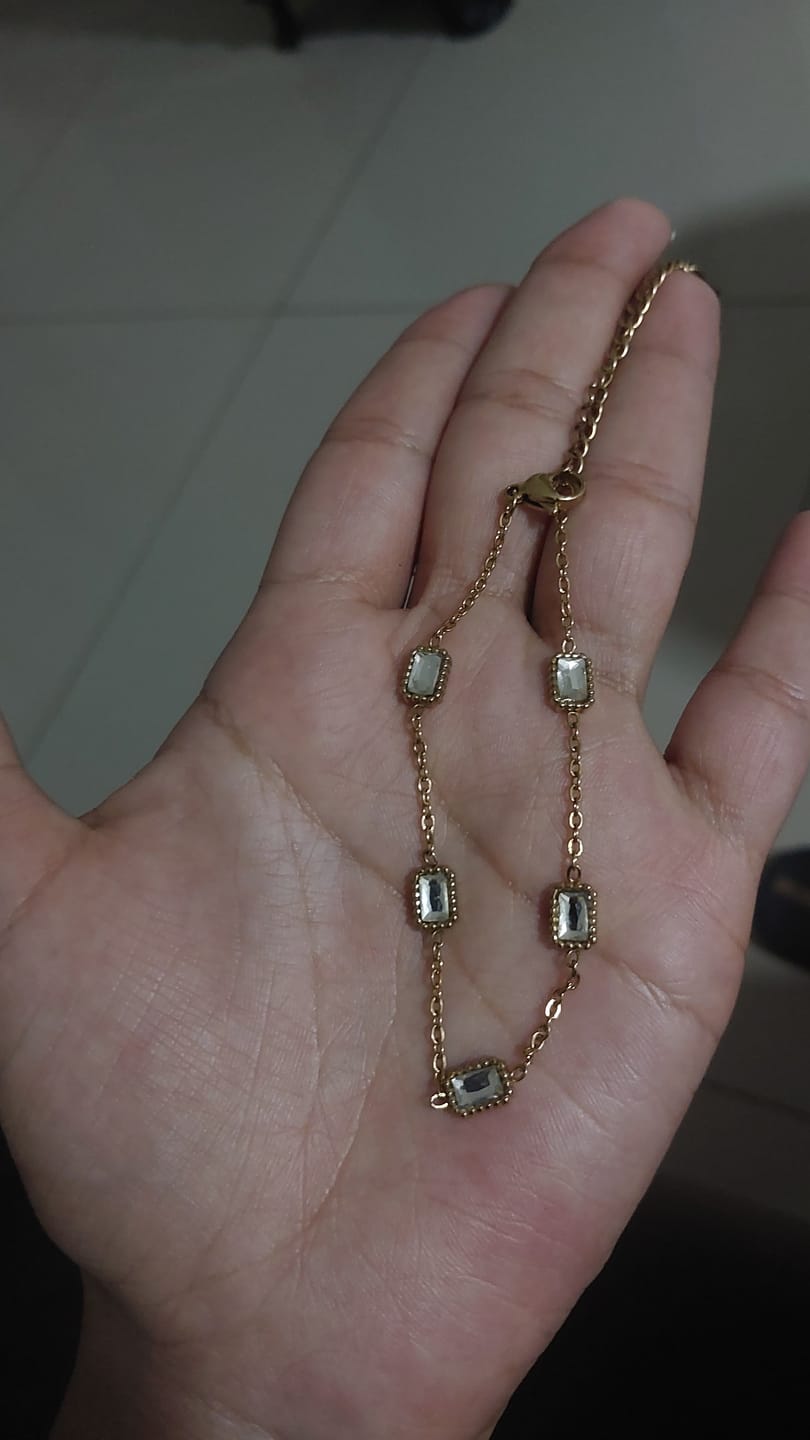 Customer photo review of Pulseira Pontos Dourados Banhada em Ouro 18k