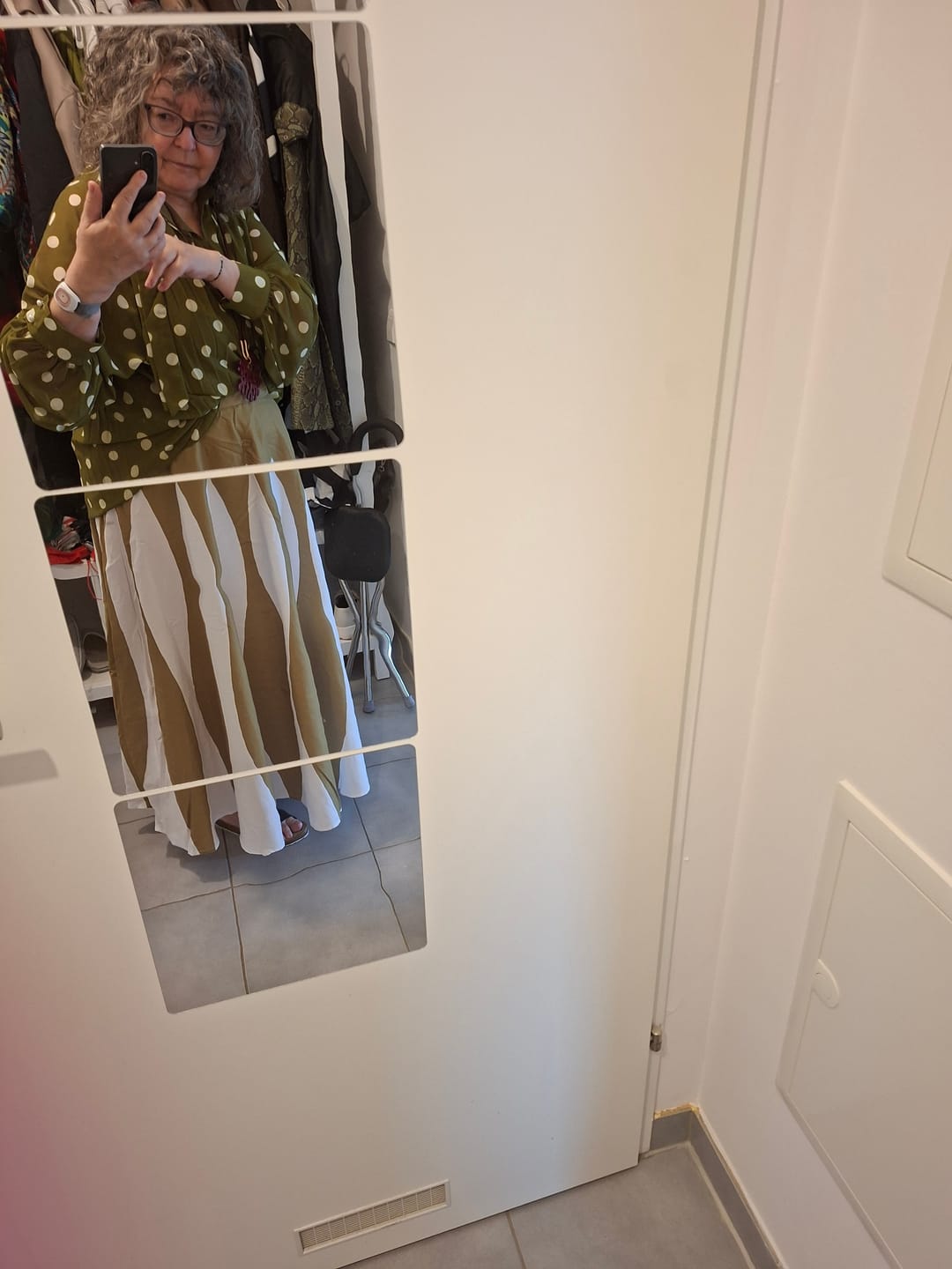 Customer photo review of A-Line High Waisted Contrast Color Pleated Printed Skirts Bottoms