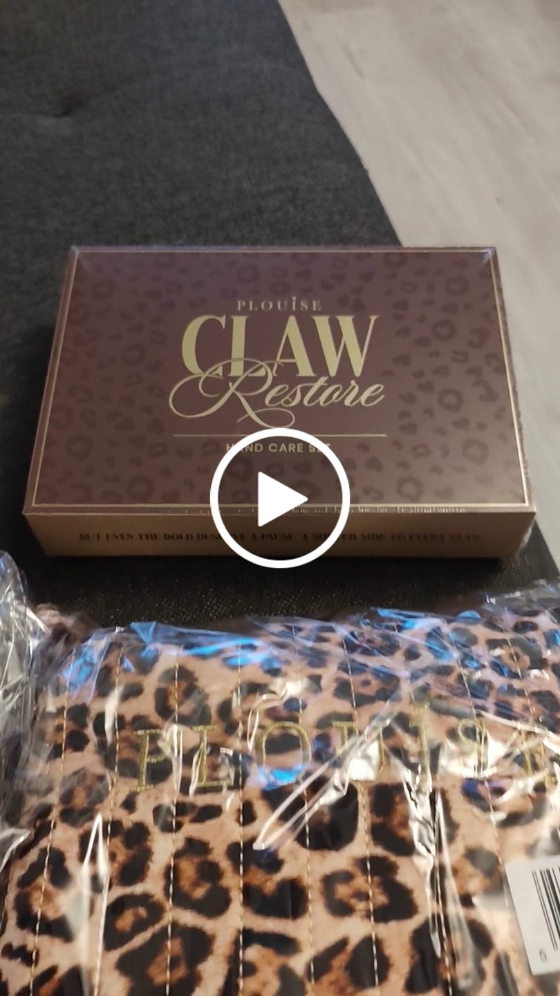 Customer video review of Cheetah Pack Your Shit & Go Suitcase Bundle
