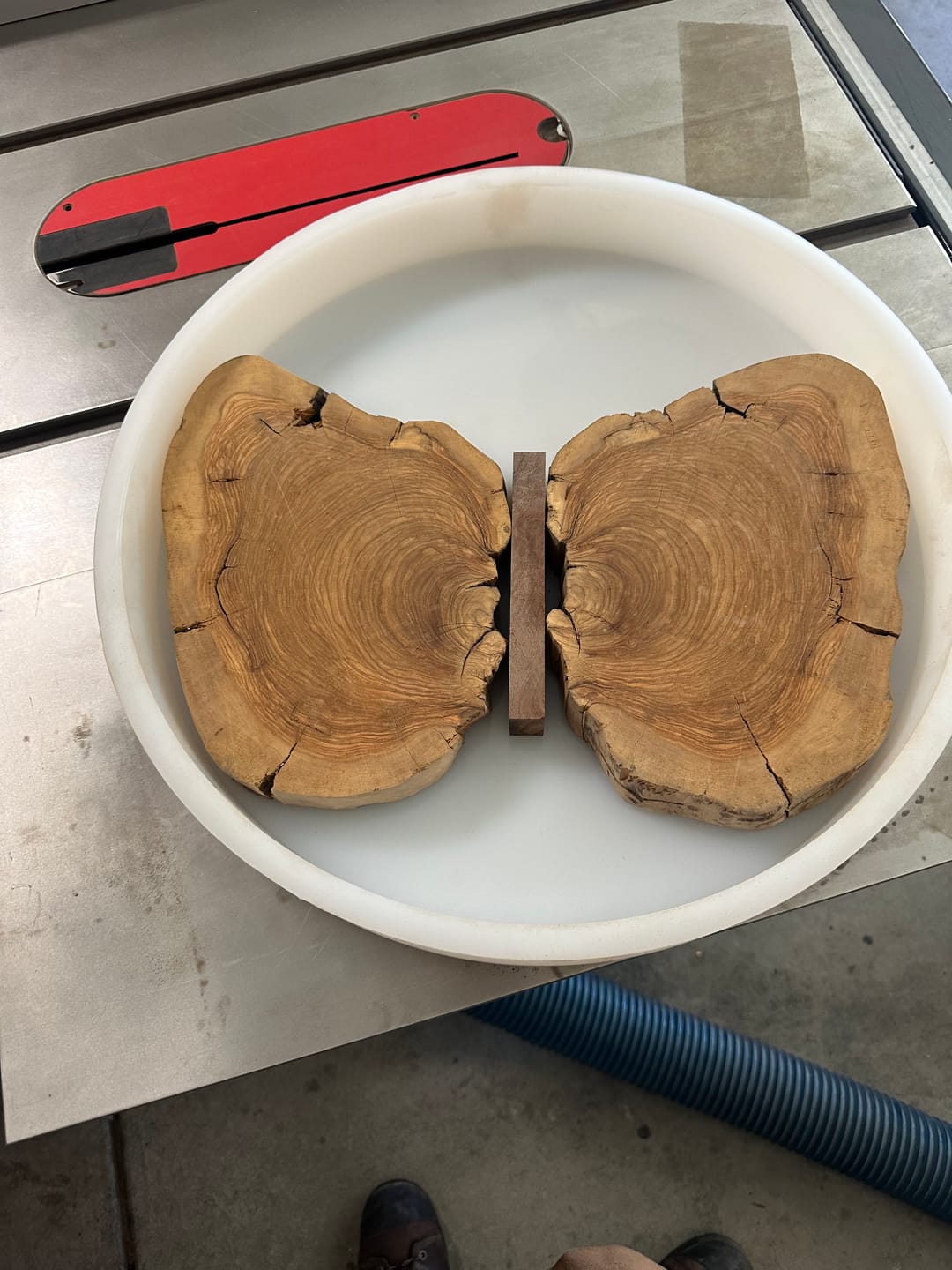 Customer photo review of 18" Round x 2" Deep Silicone Mold For Epoxy Resin
