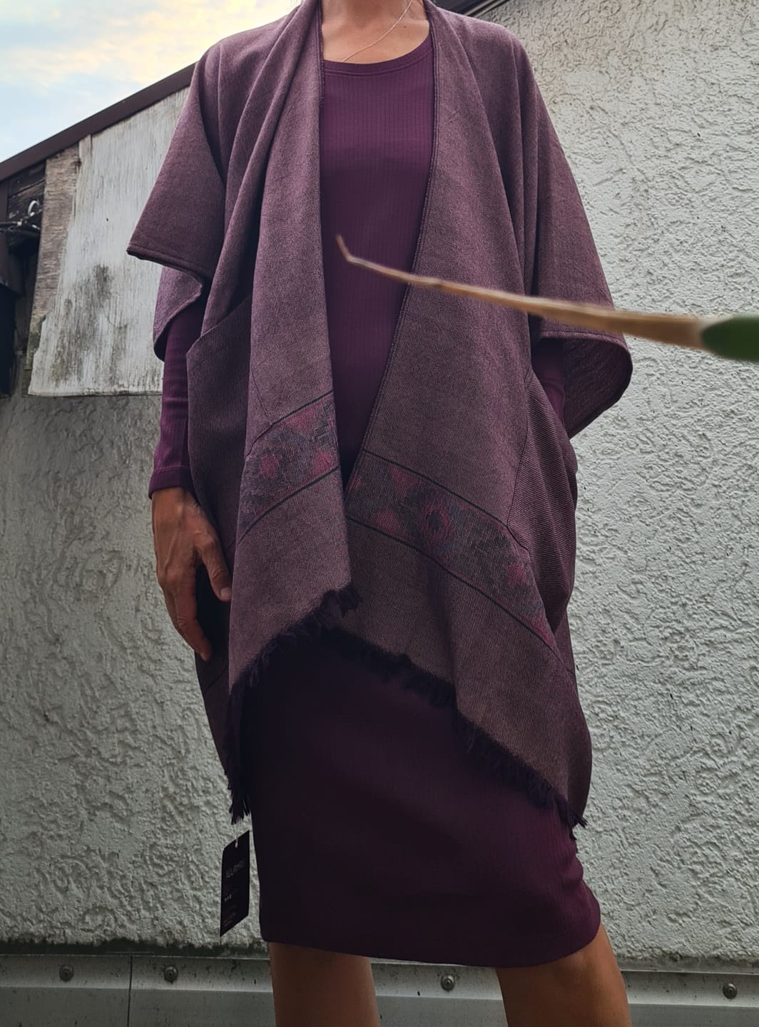 Customer photo review of NEW! Light Wool Poncho Trudi Hibiscus