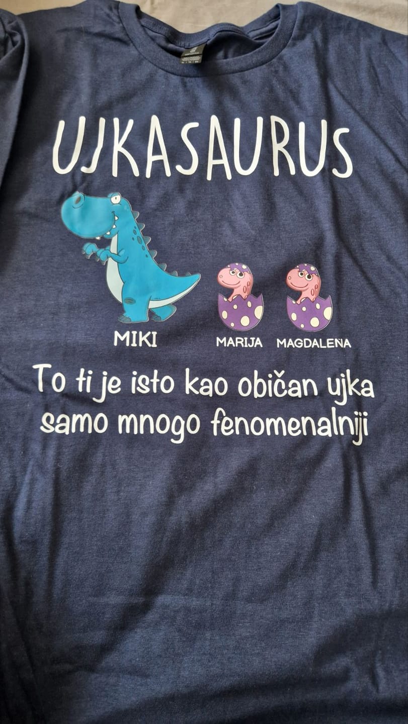 Customer photo review of Ujkasaurus - majica