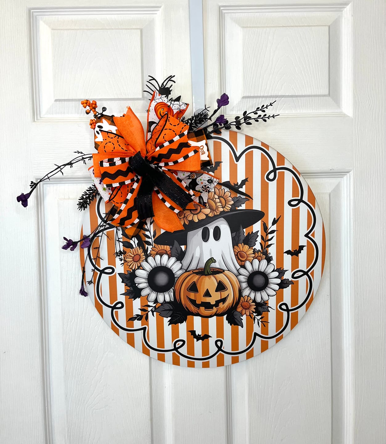 Customer photo review of Falloween Welcome Sign, DECOE-5486-DH, Sign For Wreath, 18" Door Hanger