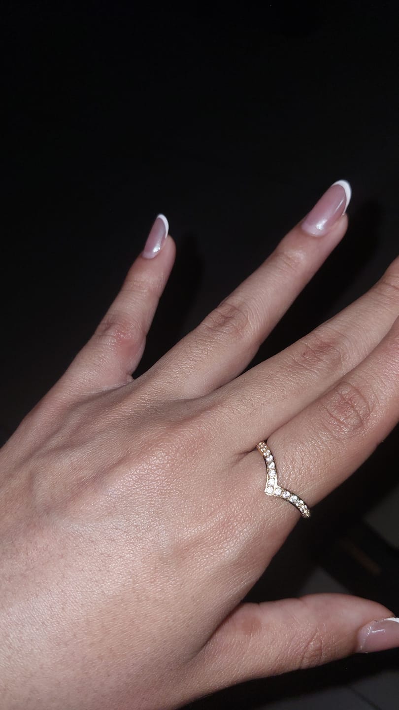 Customer photo review of Anel Diadema com Pedras Brilhantes Banhado em Ouro 18k