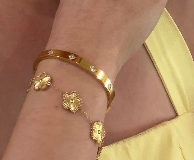 Customer photo review of Gold Clover Bangle