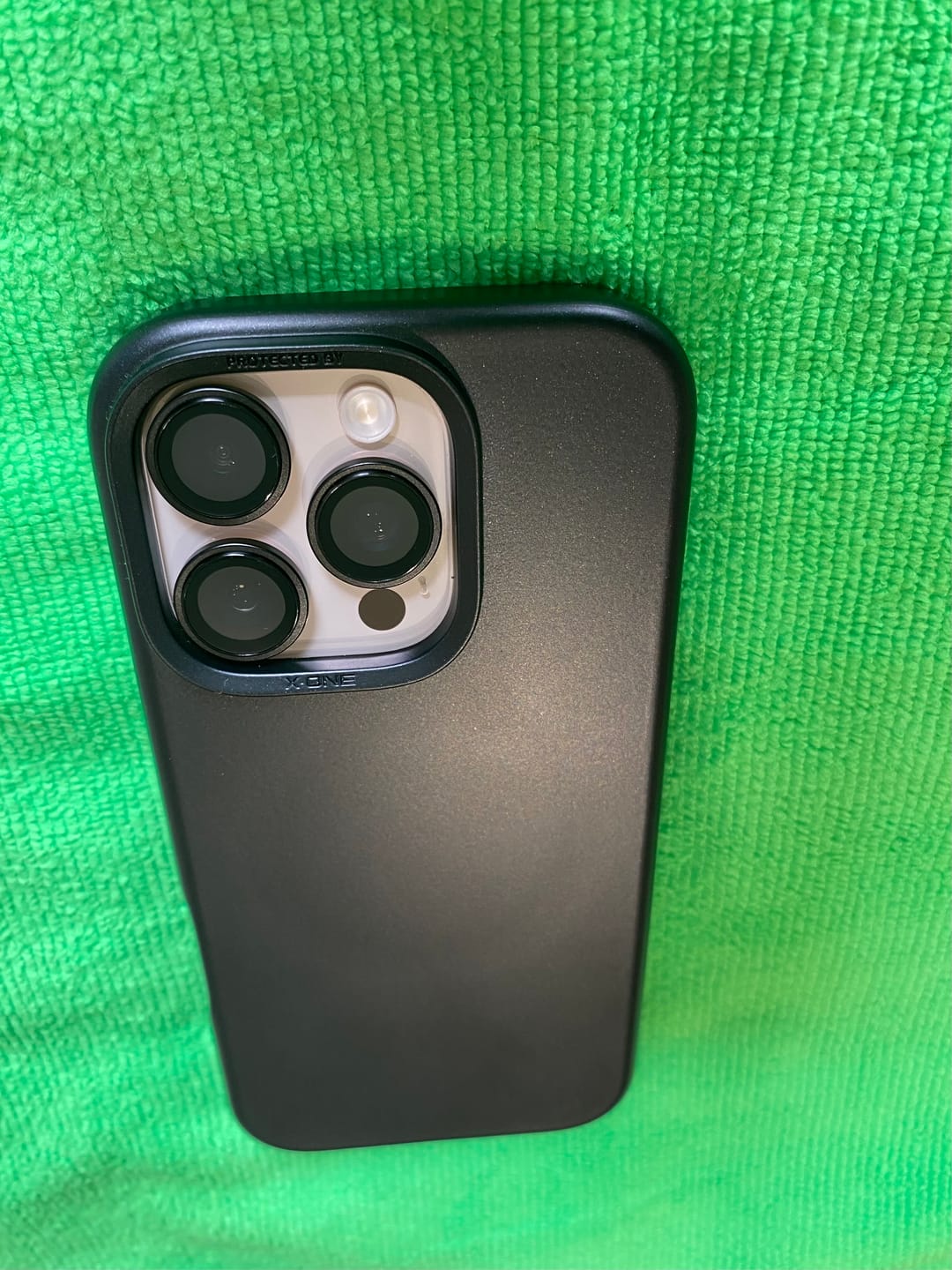Customer photo review of Carcasa Shock Dominator Magnetic iPhone 16 Pro / Pro Max