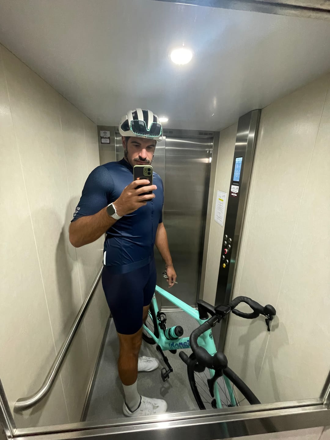 Customer photo review of LIFTTINT 2.X BIB SHORTS – BLUE