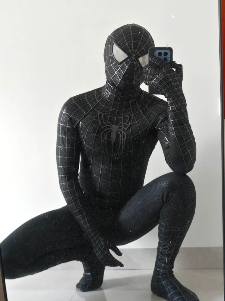 Customer photo review of Tailor made!  Sam Raimi Spiderman 3 Symbiote Suit (Replica Grade)(Screen Printed)