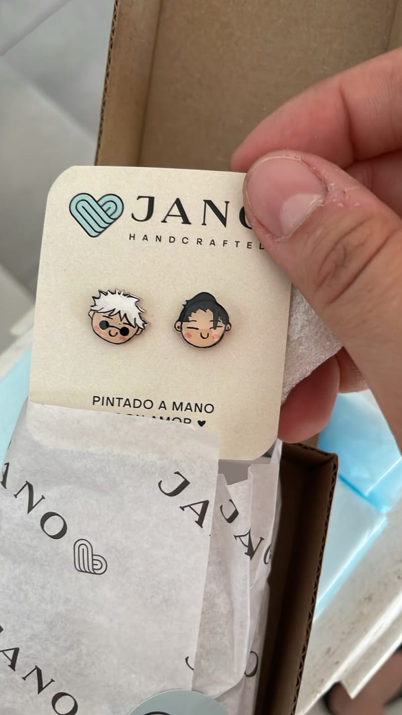 Customer photo review of Aretes | Jujutsu