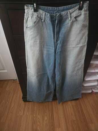 Customer photo review of Women's Wide Leg Denim Jeans