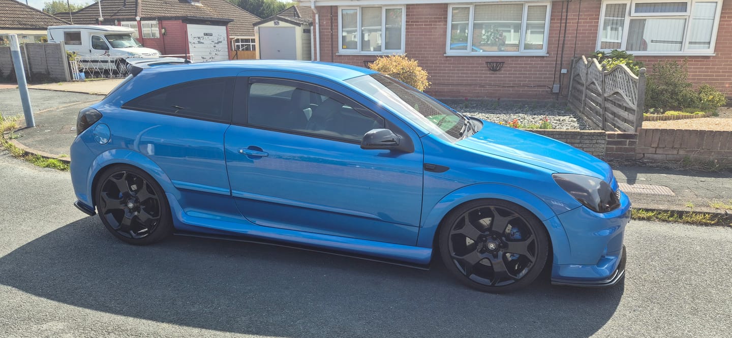 Customer photo review of Clarity X - Window Cleaner & Panel Wipe