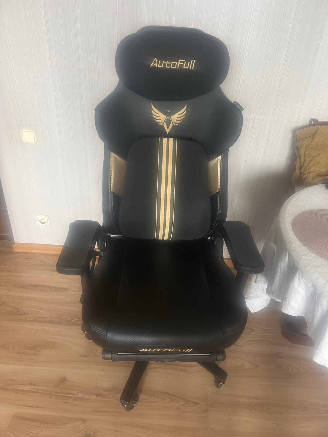 Customer photo review of AutoFull M6 Ultra+ 2.0 Shiatsu Massage Gaming Chair [📚Use Code: SCHOOL30 for an Extra €30 OFF]