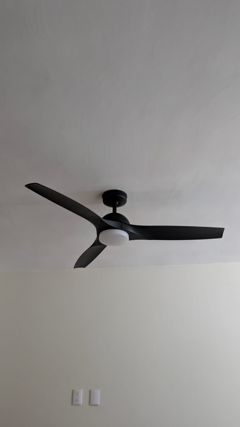 Customer photo review of Ventilador de Techo Elevé Comfort M3 3 Aspas 52 Pulgadas