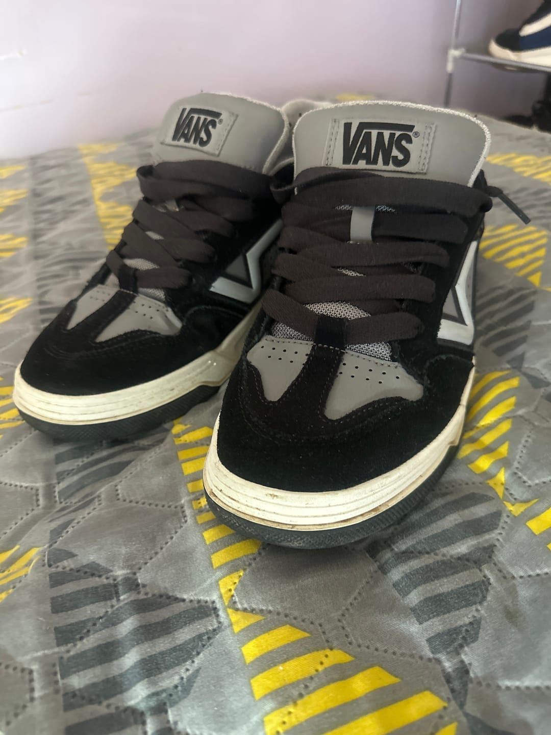 Customer photo review of Zapatilla Vans Upland Unisex Negro