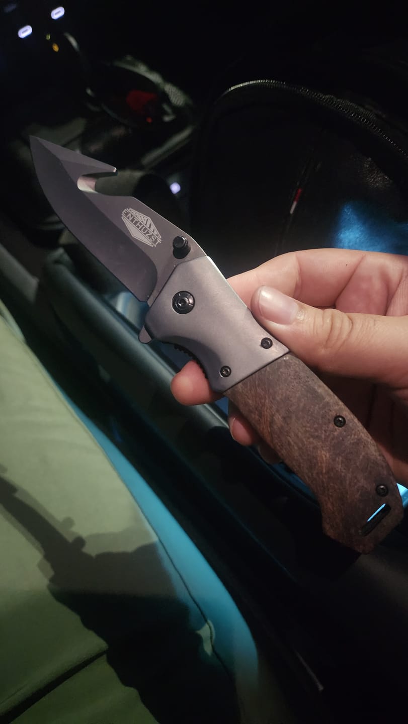 Customer photo review of HOLY GRAIL™ POCKET KNIFE