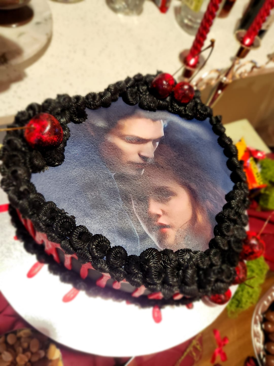 Customer photo review of 19 cm x 19 cm Square Pre-cut Custom Edible Icing Image