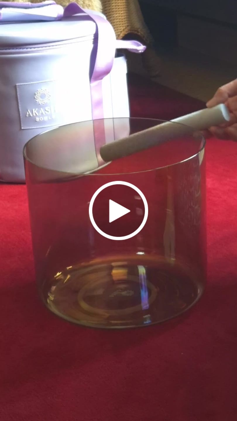 Customer video review of Kristallklangschale PFERD KRAFTTIER 432 Hz - 22,5cm| AkashaBowls®