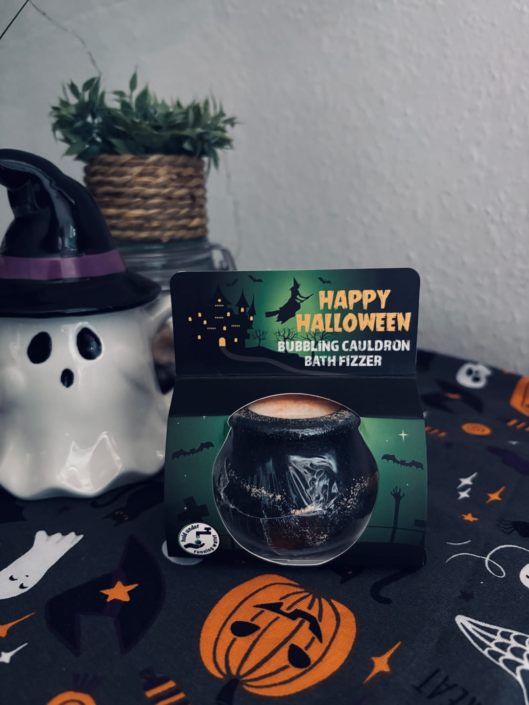 Customer photo review of Hexenkessel Badebombe – Orangenduft Badefizzer für spooky Selfcare-Momente