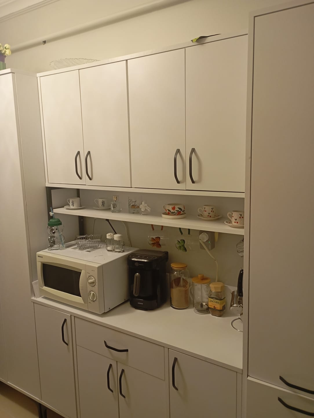 Customer photo review of Rani JE132 Çok Amaçlı Dolap 12 Kapaklı 1 Çekmeceli Kiler Mutfak Dolabı Beyaz