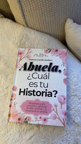 Customer photo review of Papá, Mamá, Abuelo, Abuela — ¿Cuál es tu Historia?