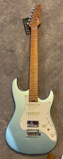 Customer photo review of Donner DST-550 Electric Guitar