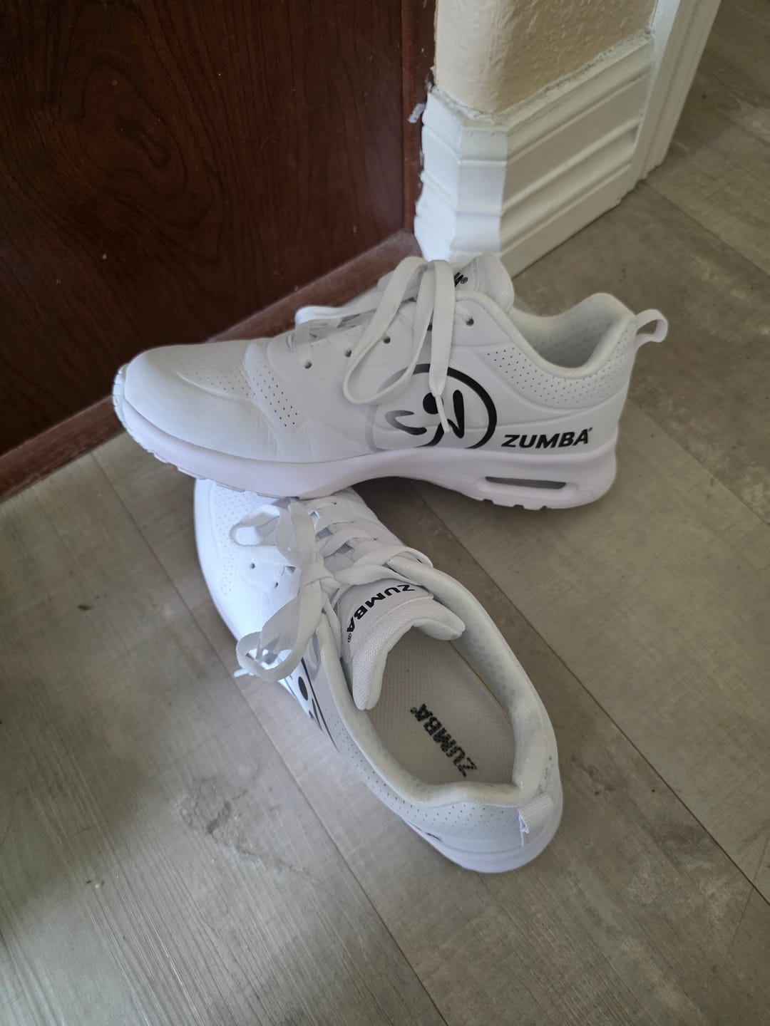 Customer photo review of Zumba Air Impress - White/Black