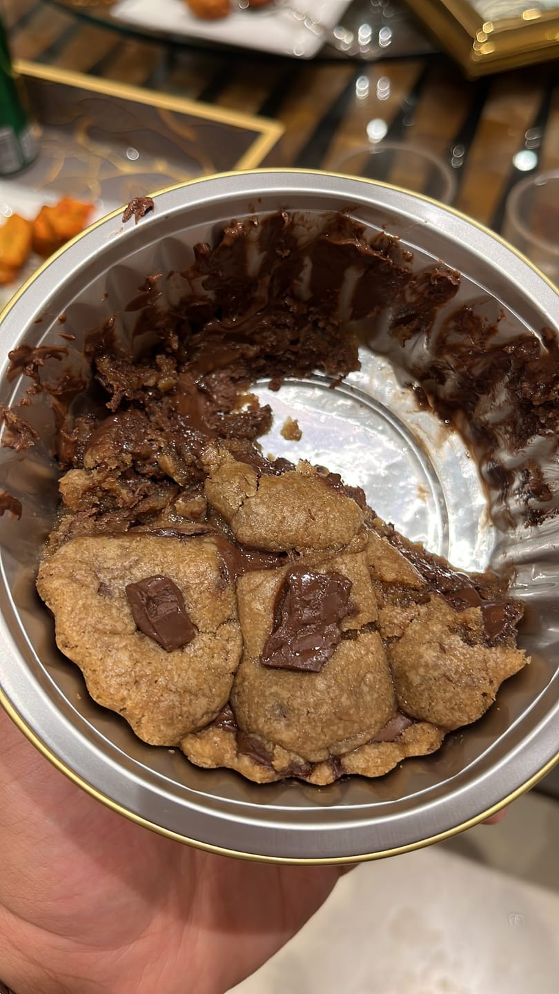 Customer photo review of Nutella Cookie Tin