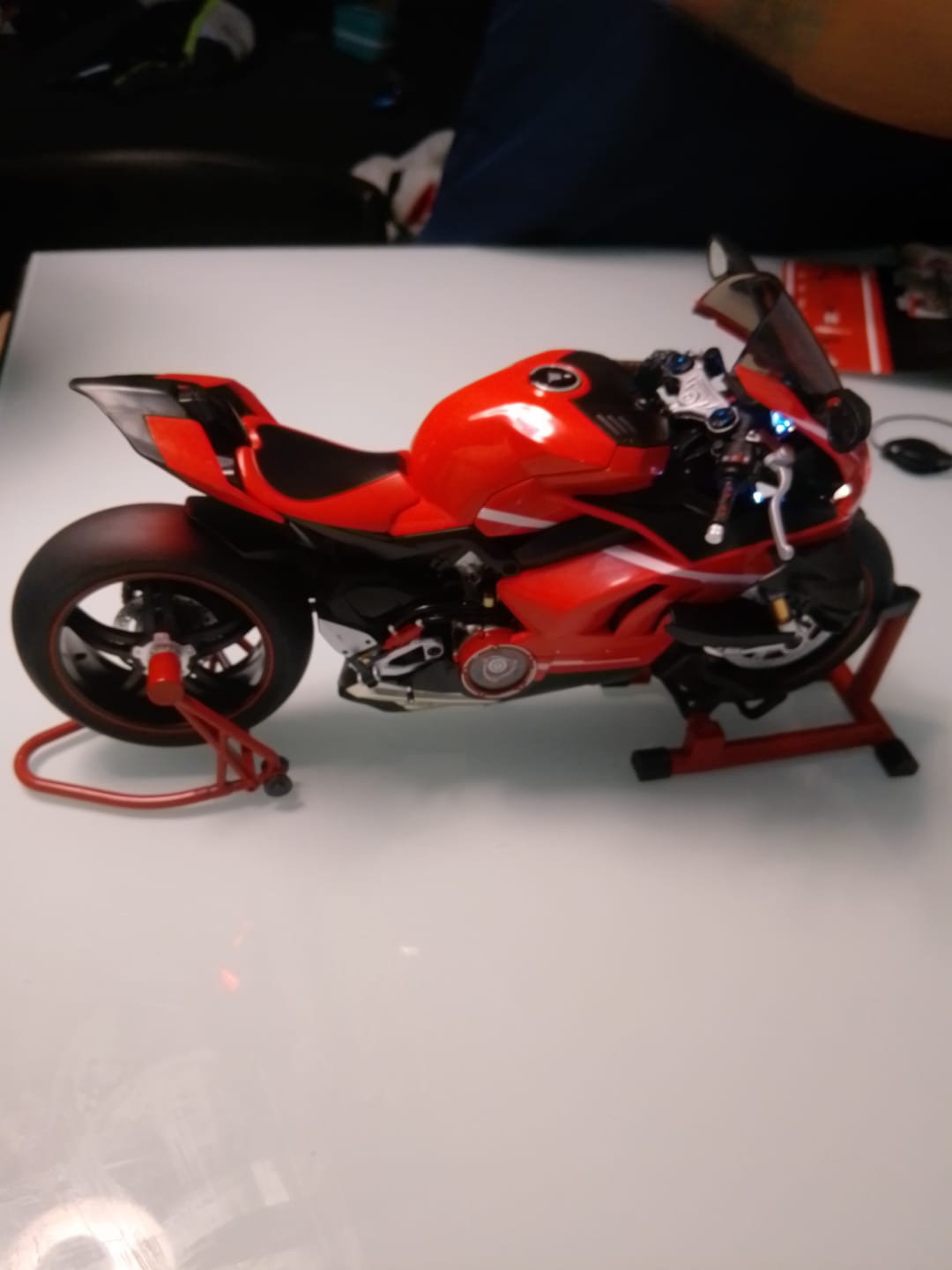 Customer photo review of Ducati Superleggera V4 1:7
