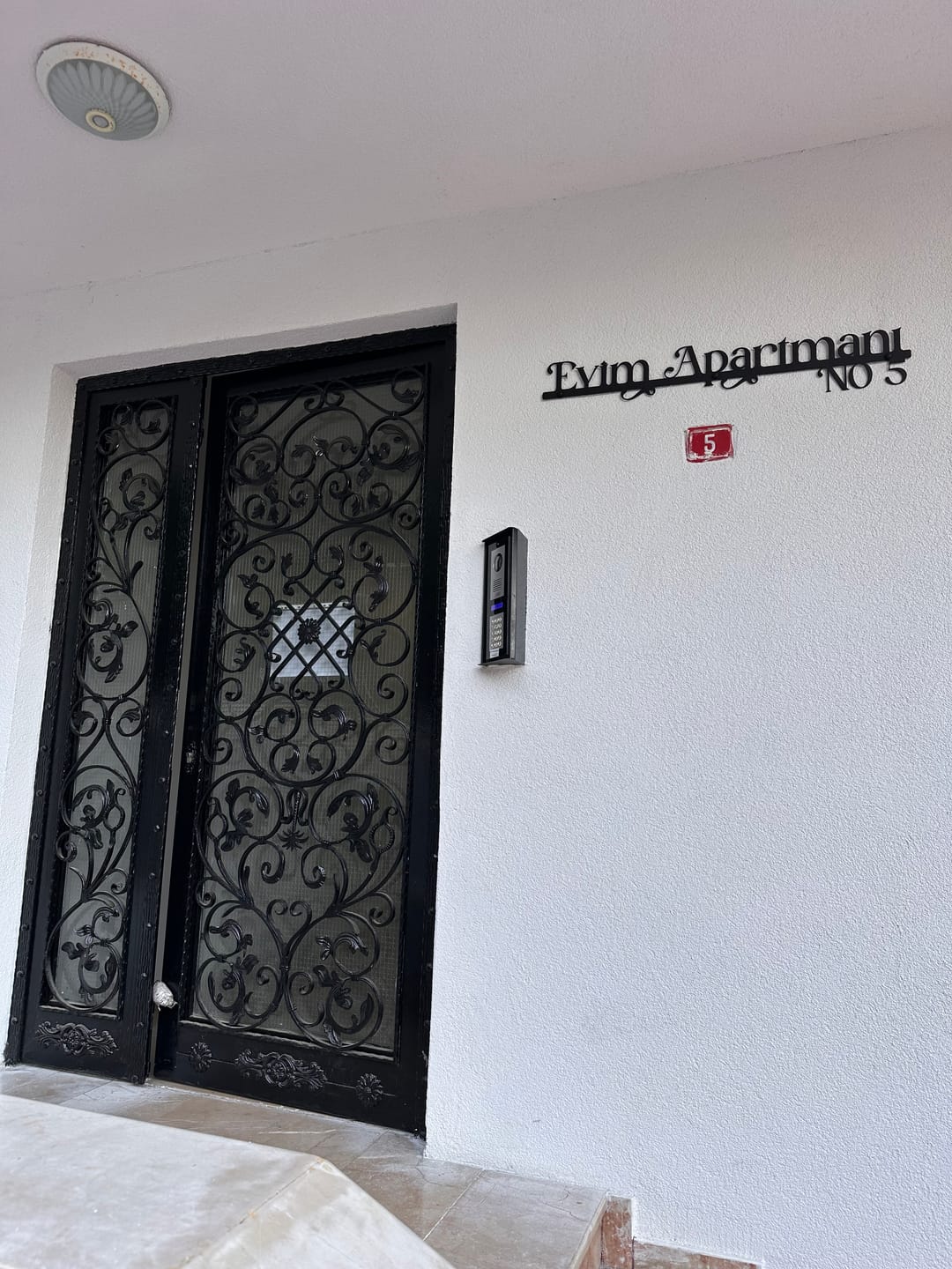 Customer photo review of Kişiye Özel Metal Aile İsimliği