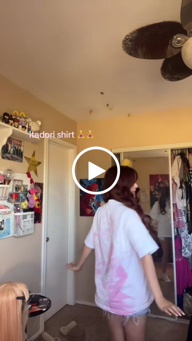Customer video review of Itadori oversize tee