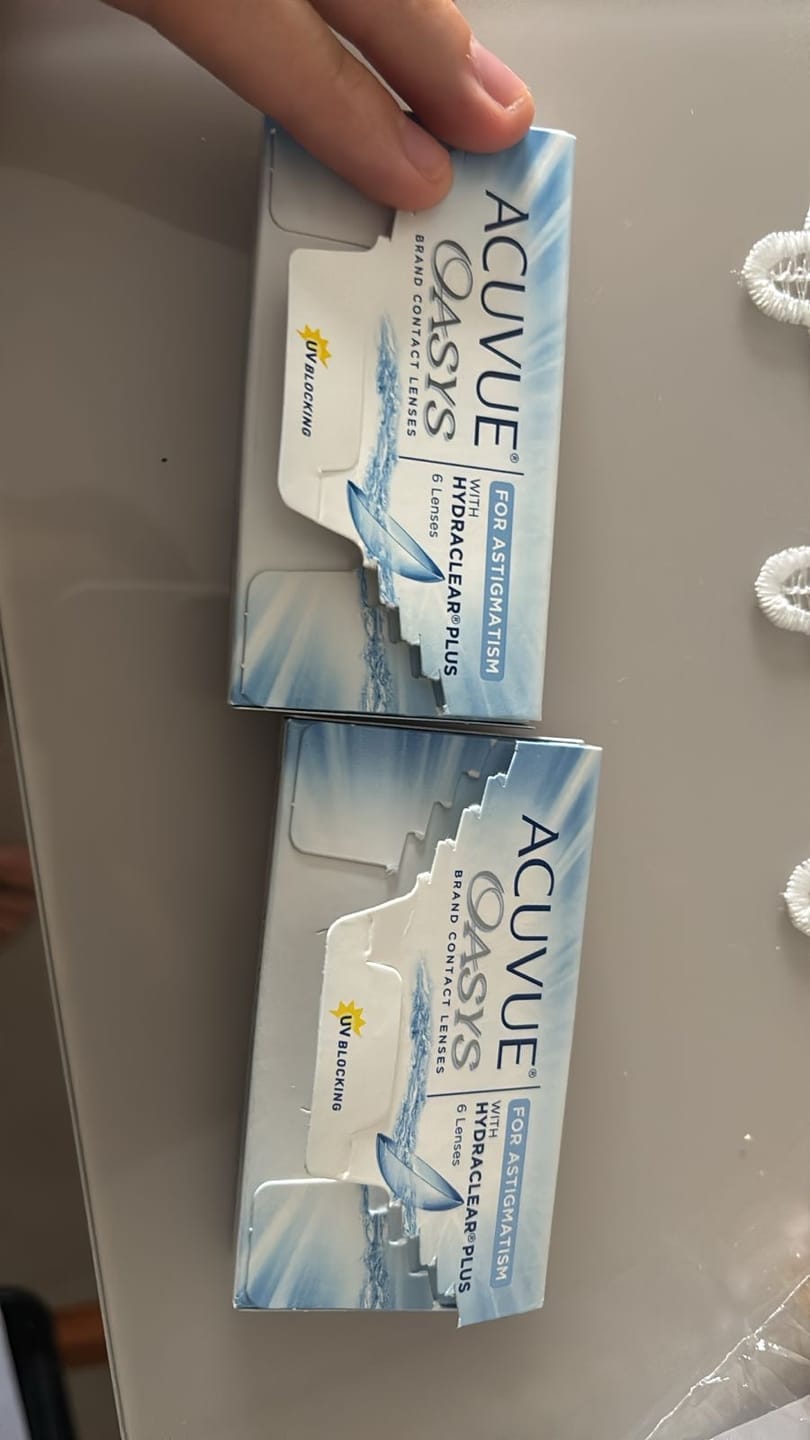 Customer photo review of Lentes de Contato Acuvue Oasys Com HydraClear Plus Astigmatismo