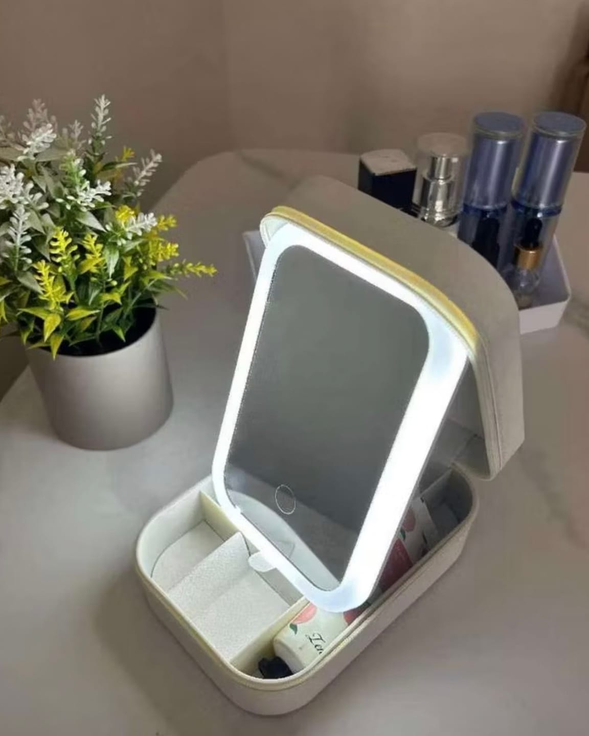 Customer photo review of Compact Makeup & Jewelry Box with LED Mirror