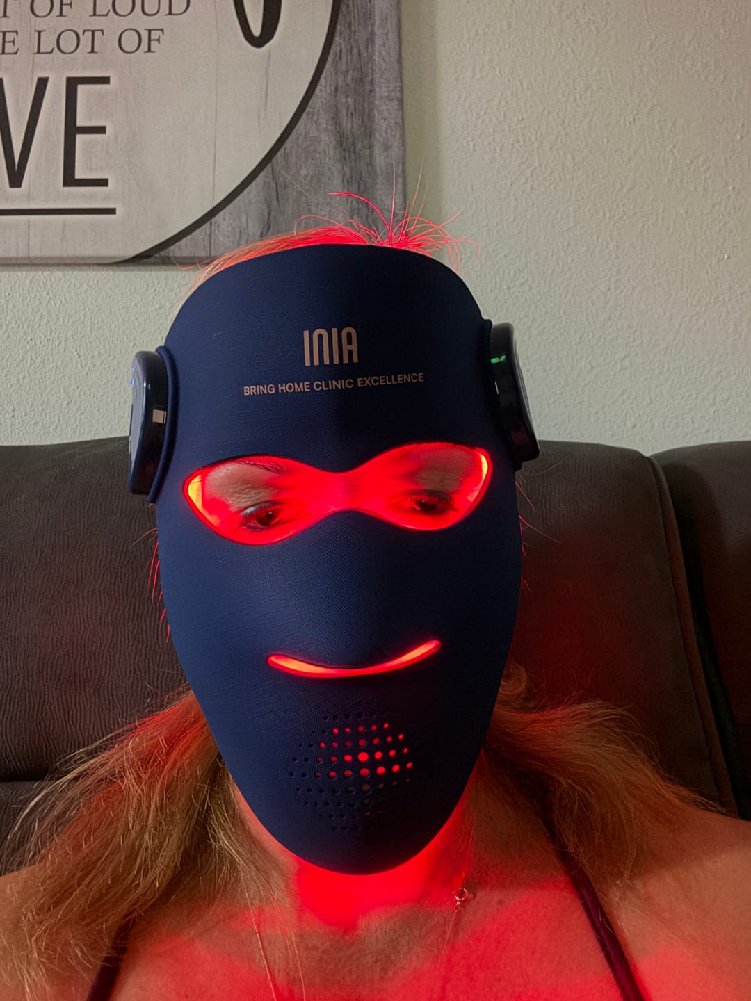 Customer photo review of INIA GLOW 4D 940nm Dual NIR Wireless LED Mask