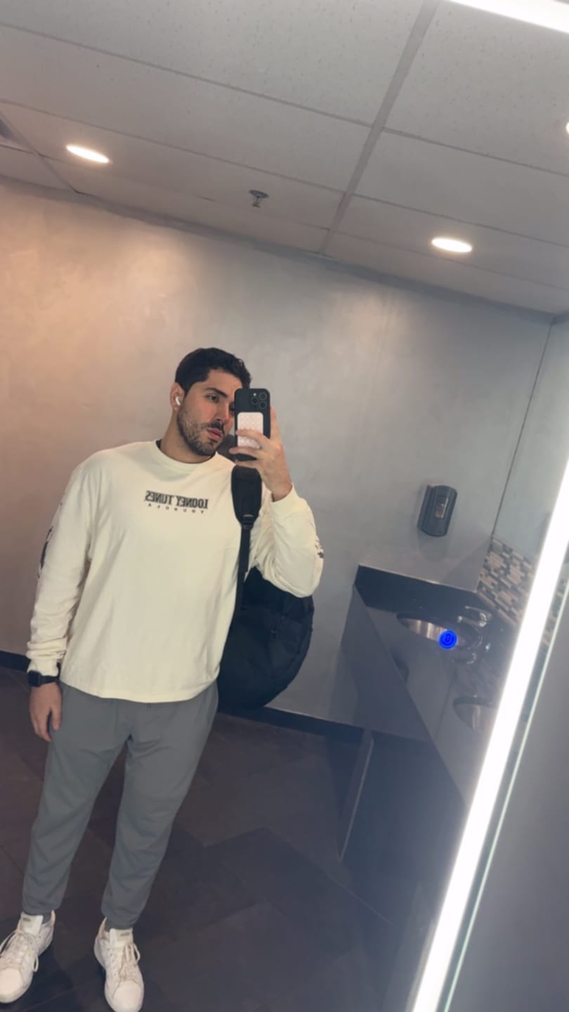 Customer photo review of 8114 - Looney Tunes Longsleeves