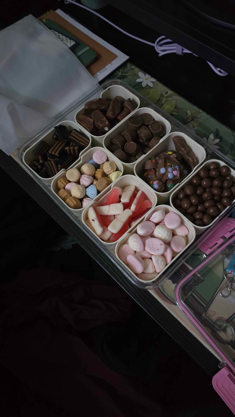 Customer photo review of Poppin Candy Custom Snackle Box