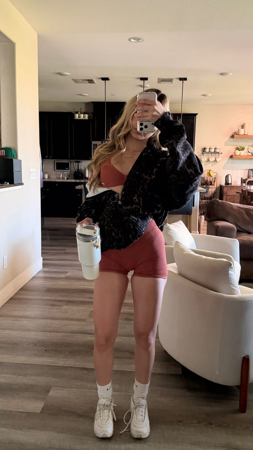 Customer photo review of W533 Flashback Zip Hoodie
