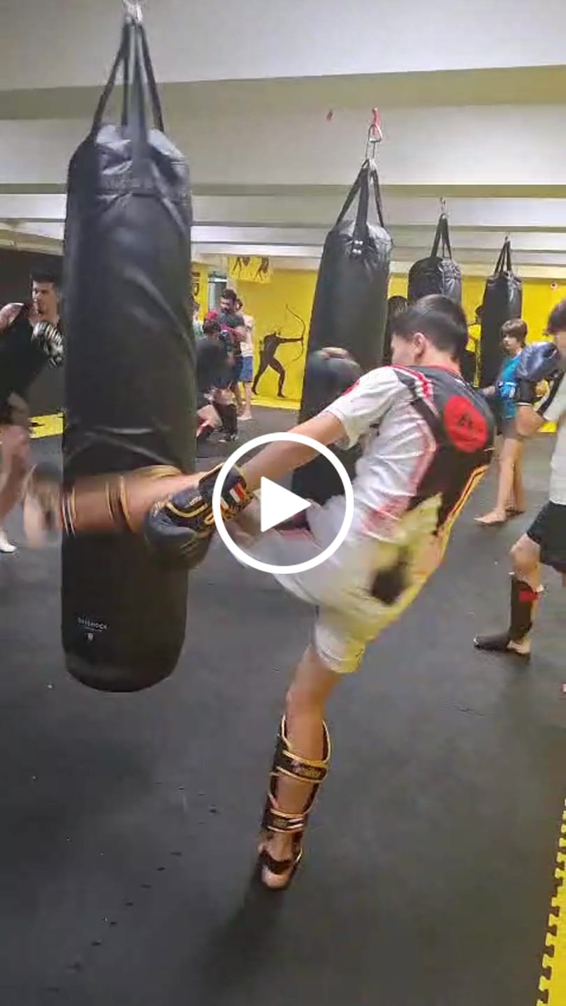 Customer video review of Manusi Box Phantom Muay Thai- Editie Limitata