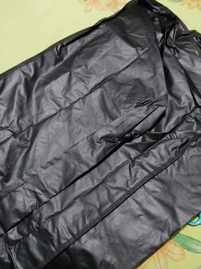Customer photo review of Capa Impermeável Protetora para Cadeiras de Plástico Empilhadas