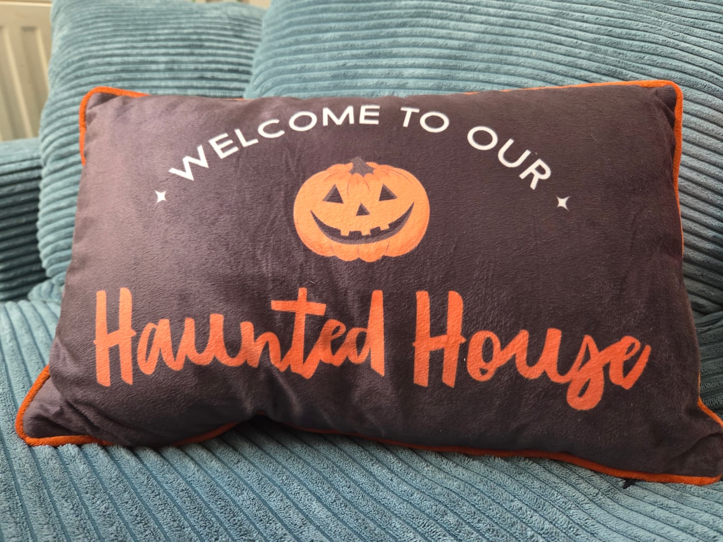 Customer photo review of Halloween Kissen Haunted House – Rechteckige Spooky Deko