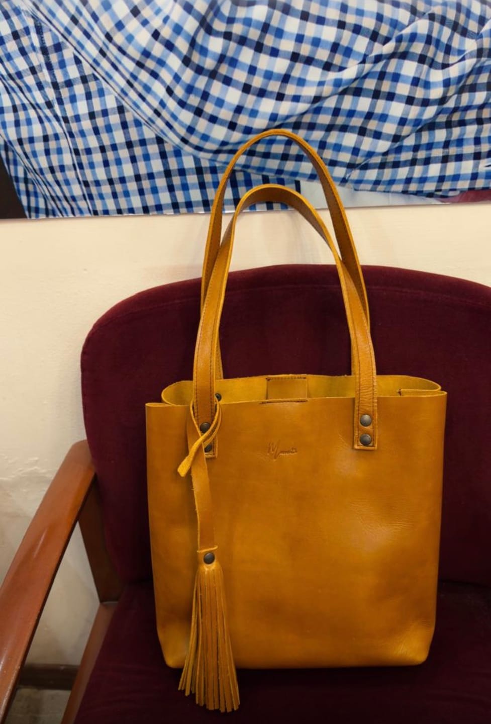 Customer photo review of Bolsa Dama Tote 100% Piel Mod. Praga *Pull Shedron* + 💄Cosmetiquera 👝 Gratis!!
